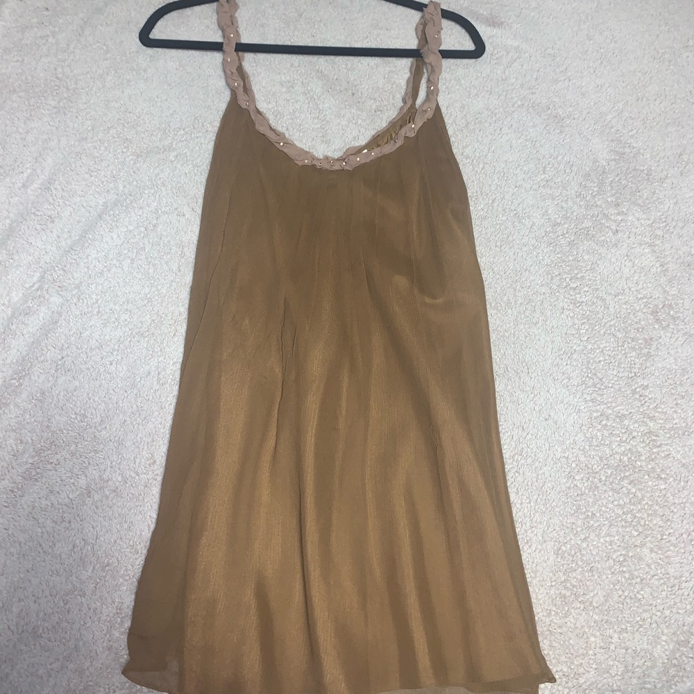 Beautiful brown 2 layer dress! Medium size but loose fit!